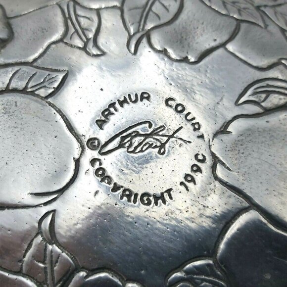 Arthur Court 1990 Aluminum Serveware Plate Apples Branches Leaves 8 inch Signed - Picture 5 of 5